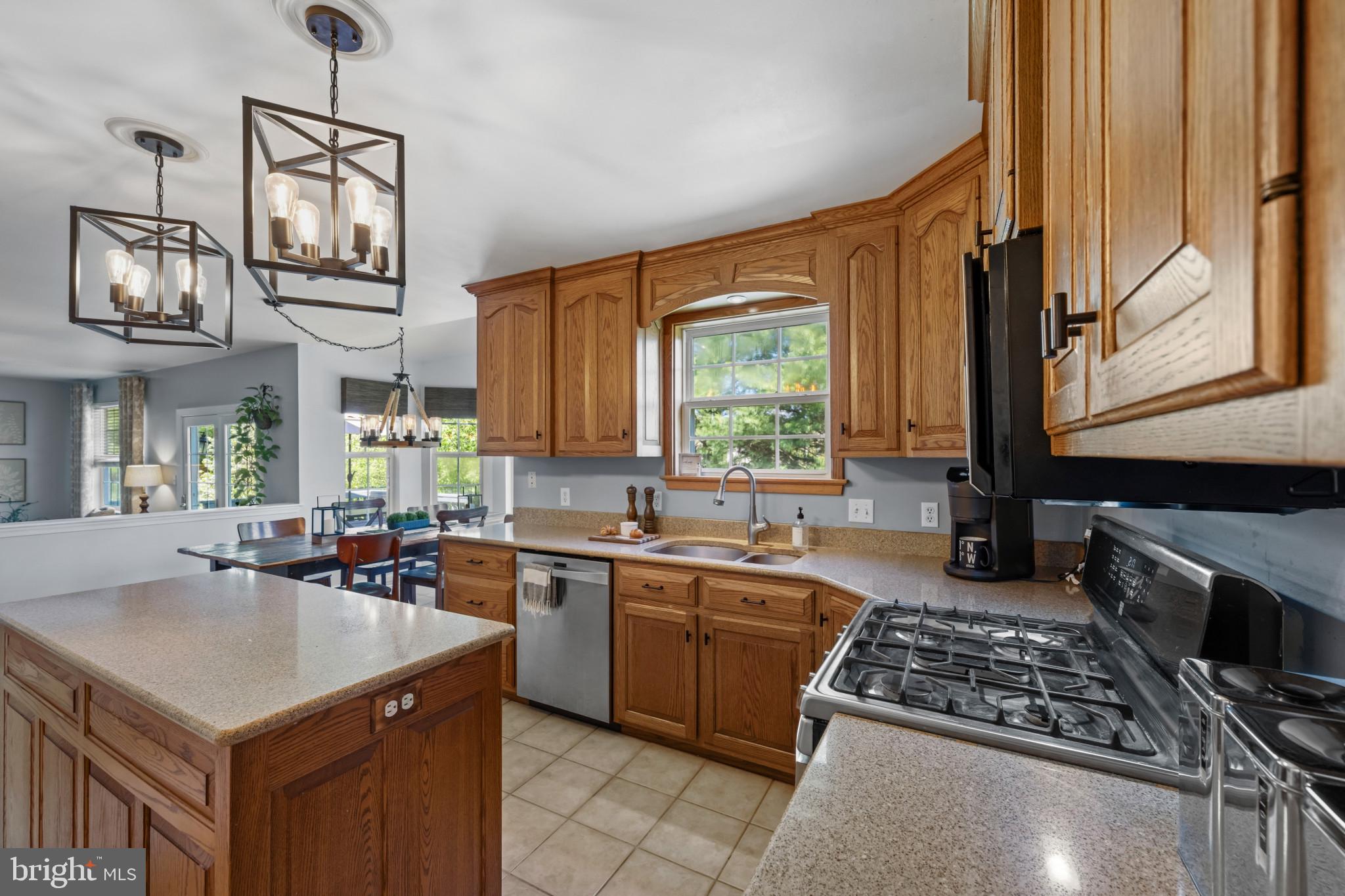 EAGLEVIEW ESTATES - Residential