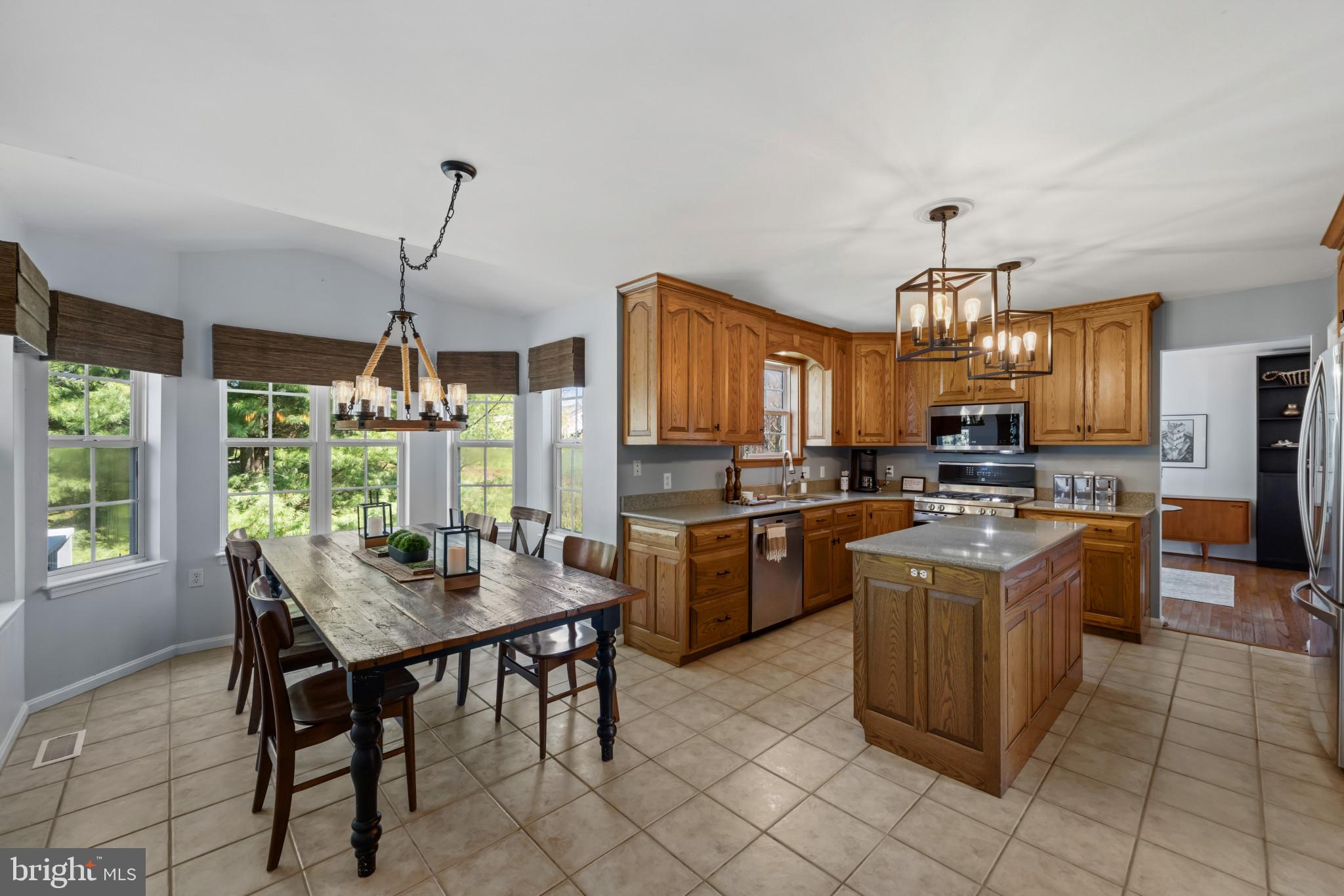 EAGLEVIEW ESTATES - Residential