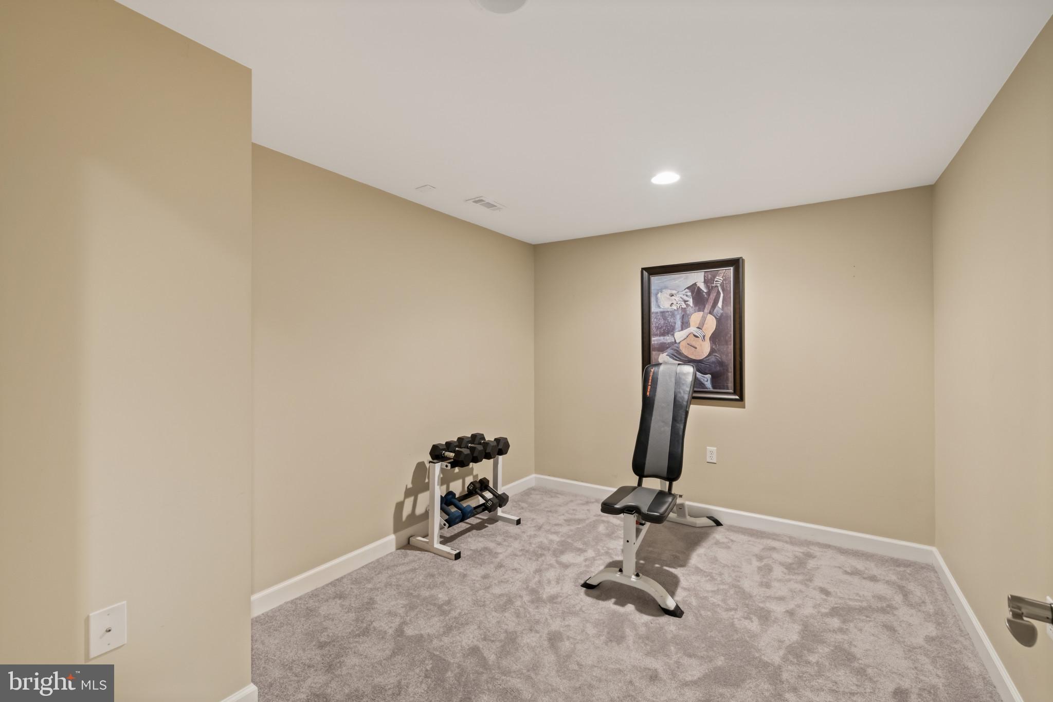 EAGLEVIEW ESTATES - Residential