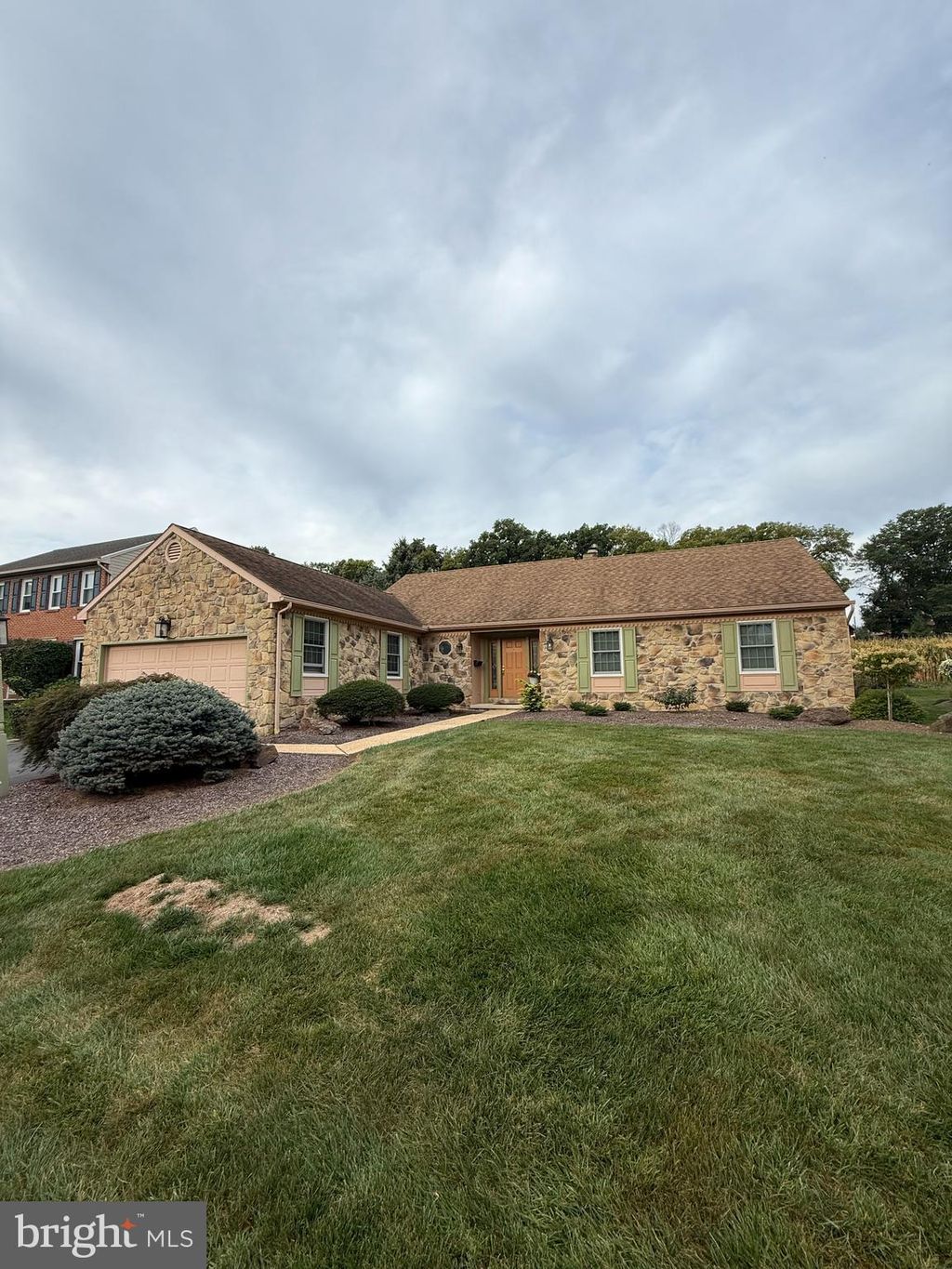 Photo of 113 Bent Tree Dr, LANCASTER, PA 17603 (MLS # PALA2077736)