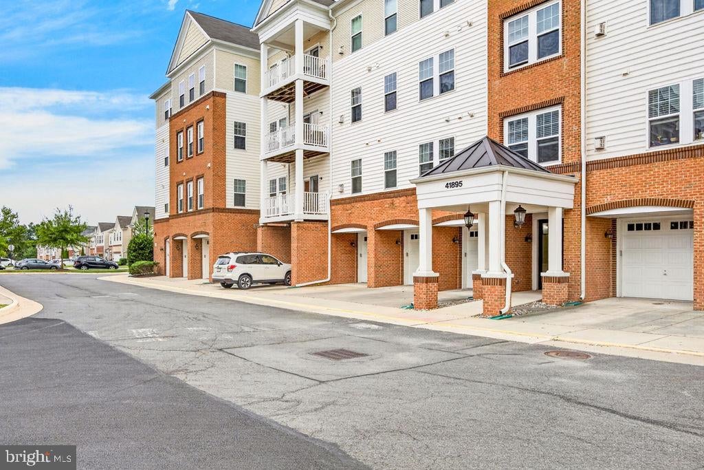 41895 CATHEDRAL VALLEY SQUARE 401