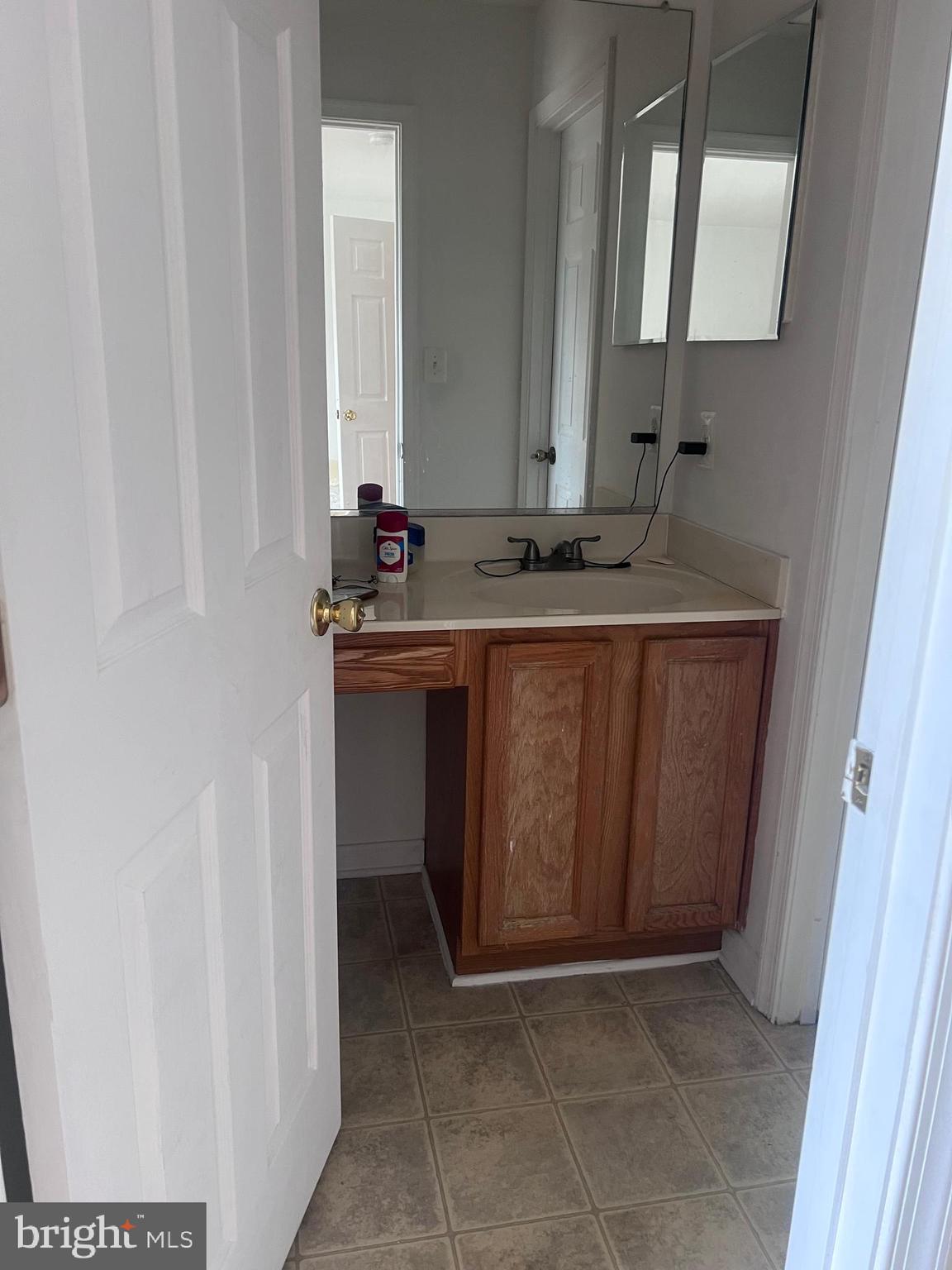 FRANKFORD ESTATES - Residential Lease