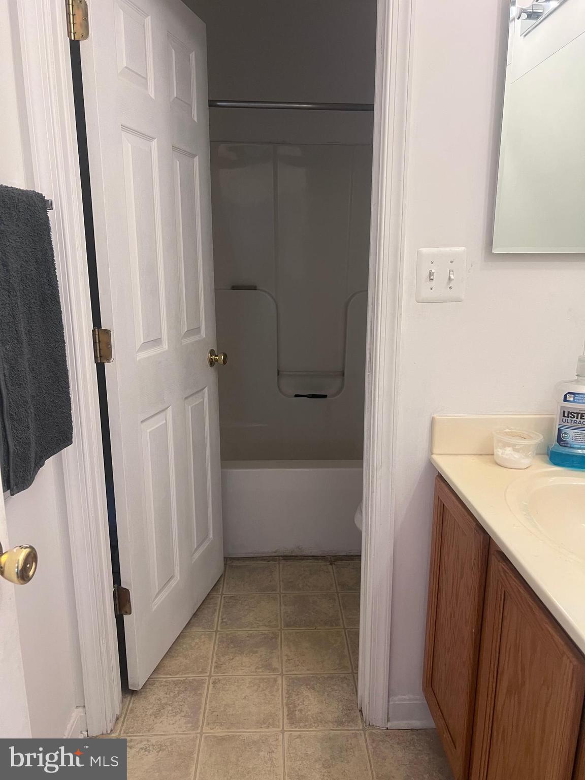 FRANKFORD ESTATES - Residential Lease