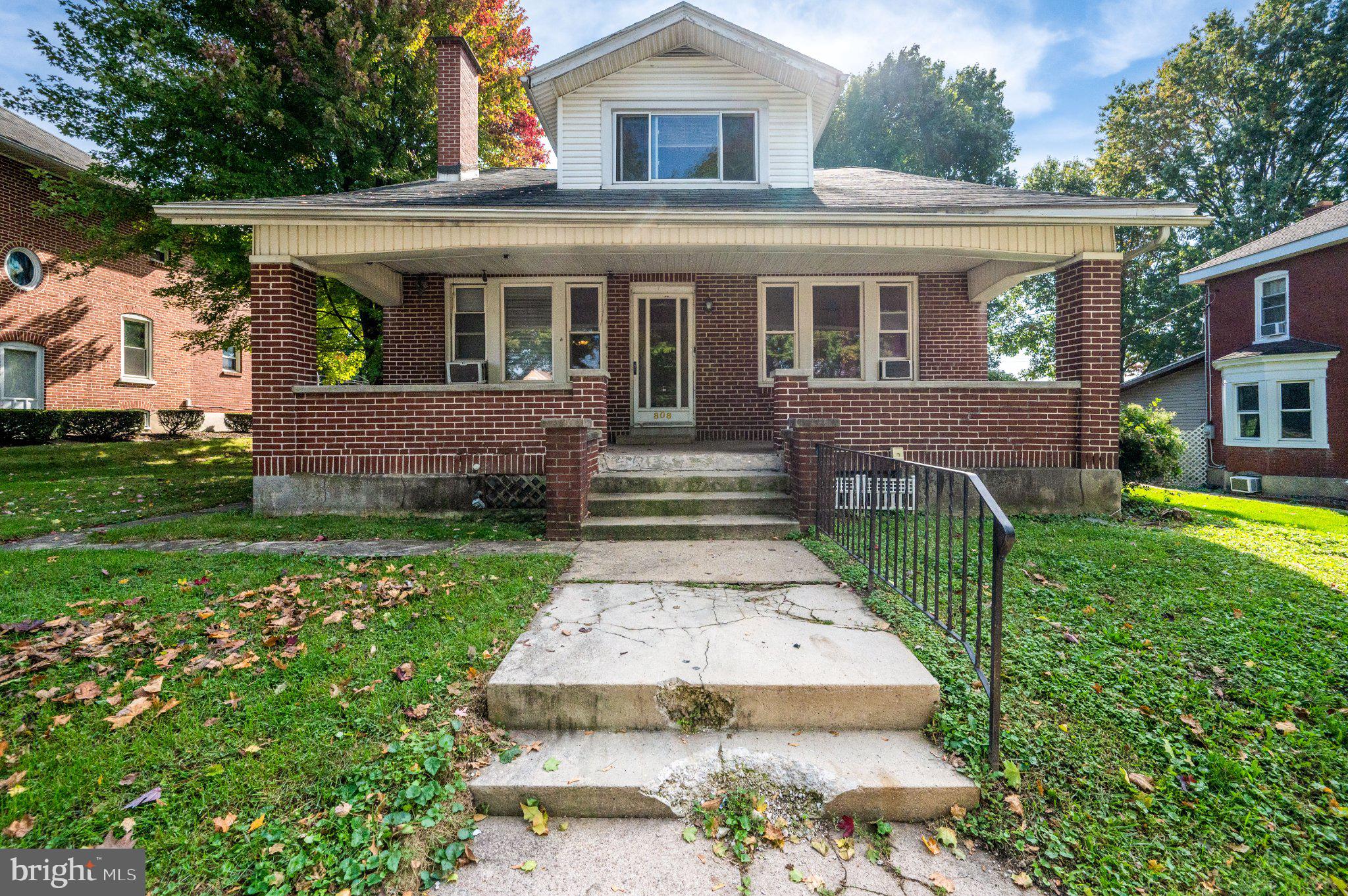 808 ELIZABETH AVENUE