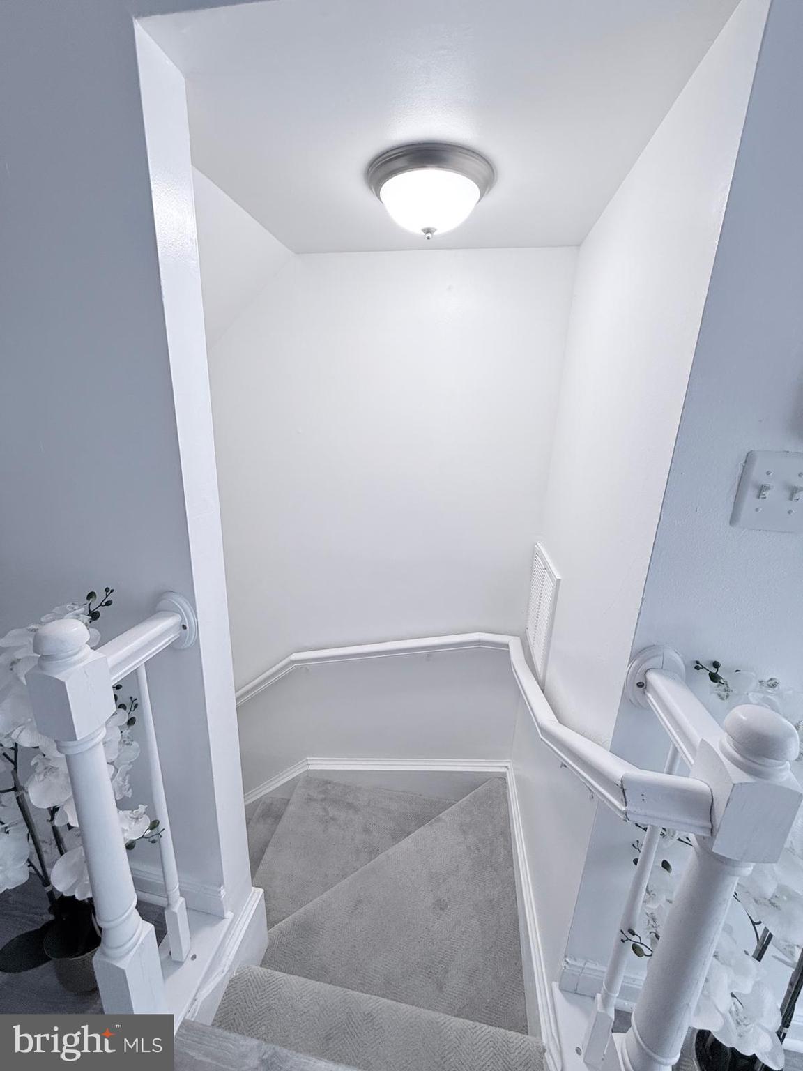 KINGS CREST - Residential