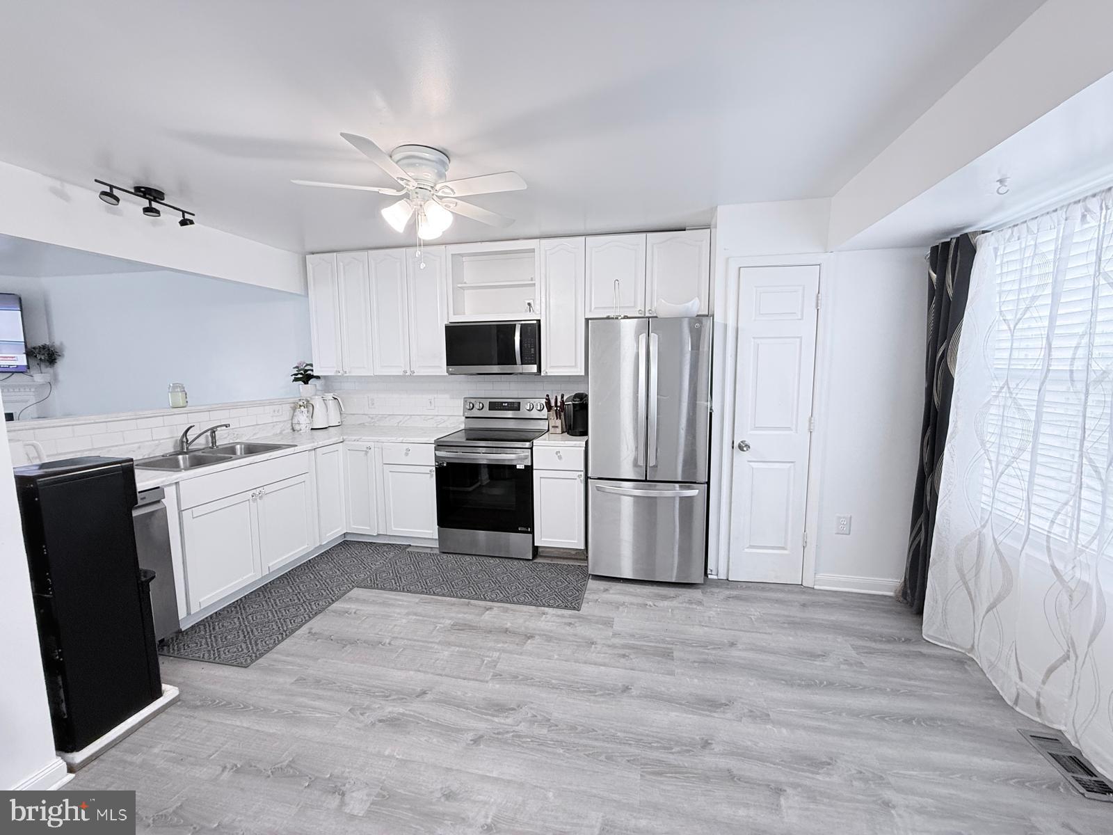 KINGS CREST - Residential