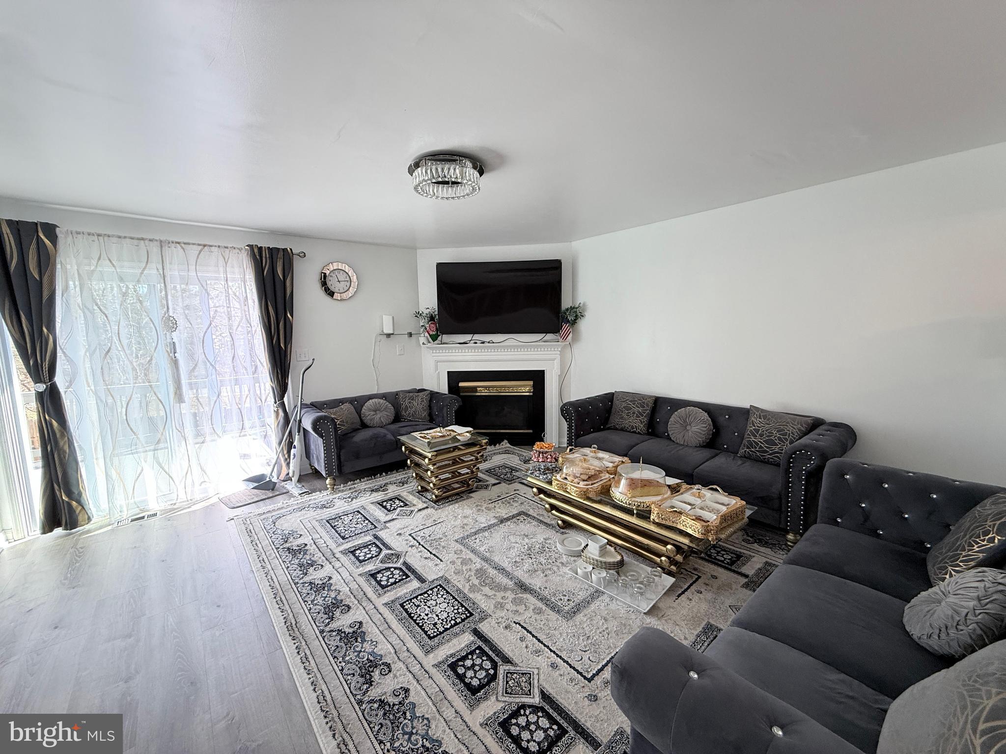 KINGS CREST - Residential