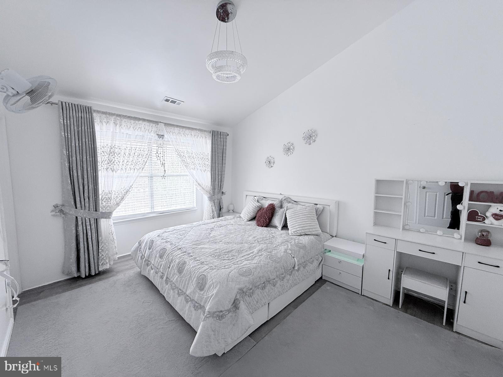 KINGS CREST - Residential