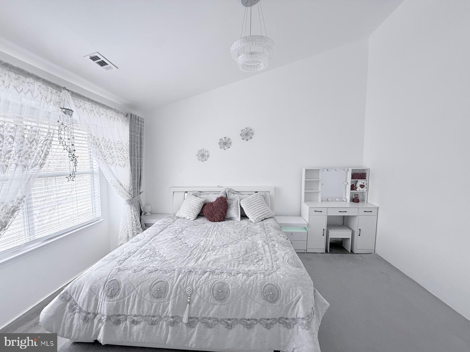 KINGS CREST - Residential