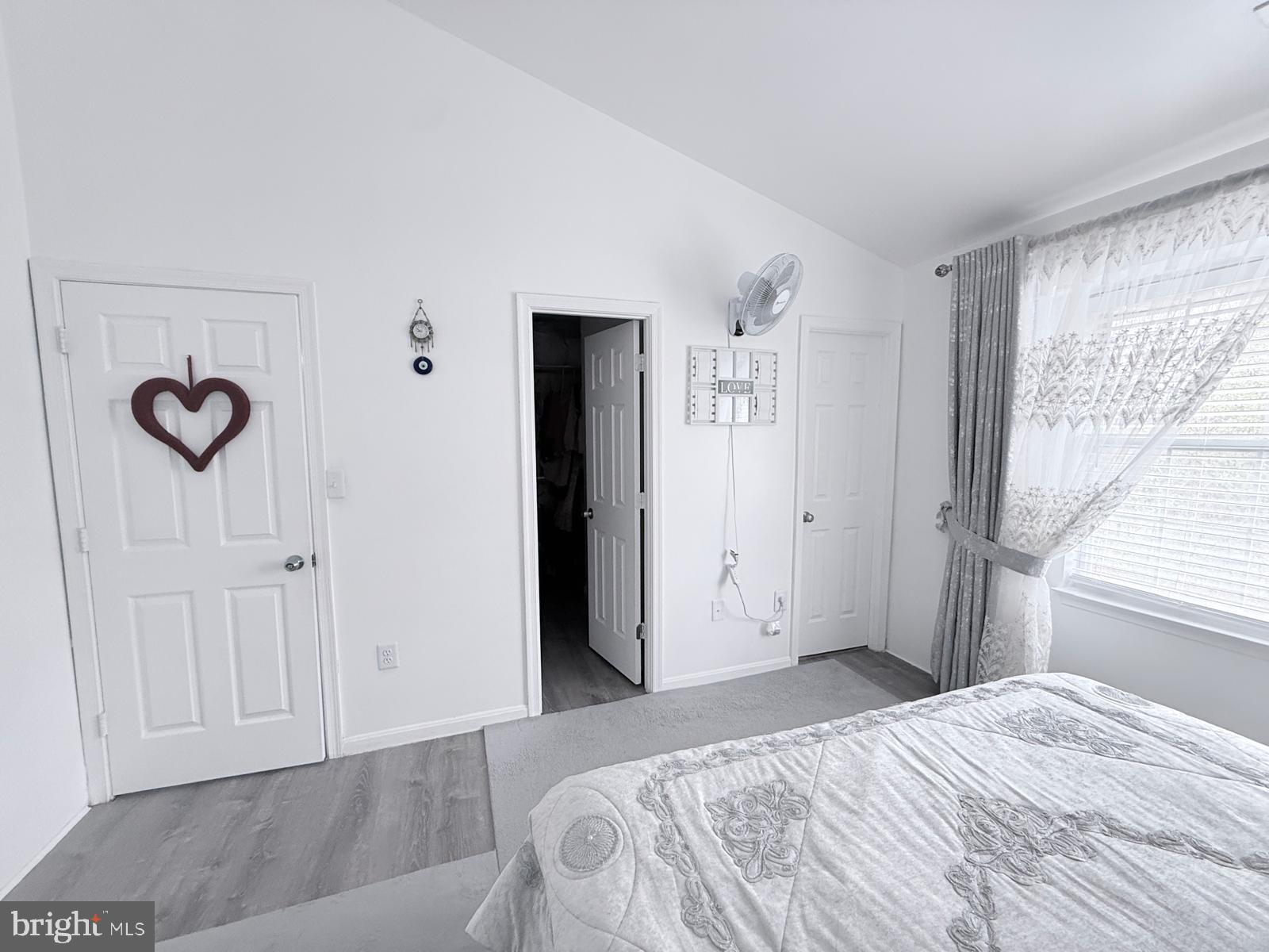 KINGS CREST - Residential