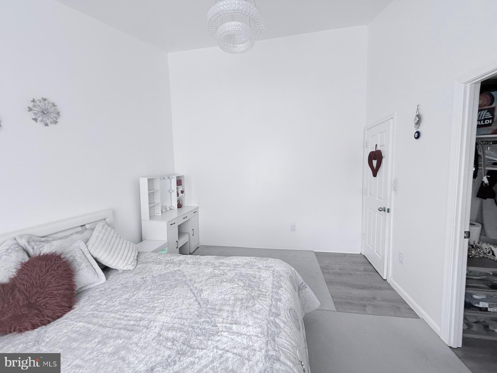 KINGS CREST - Residential