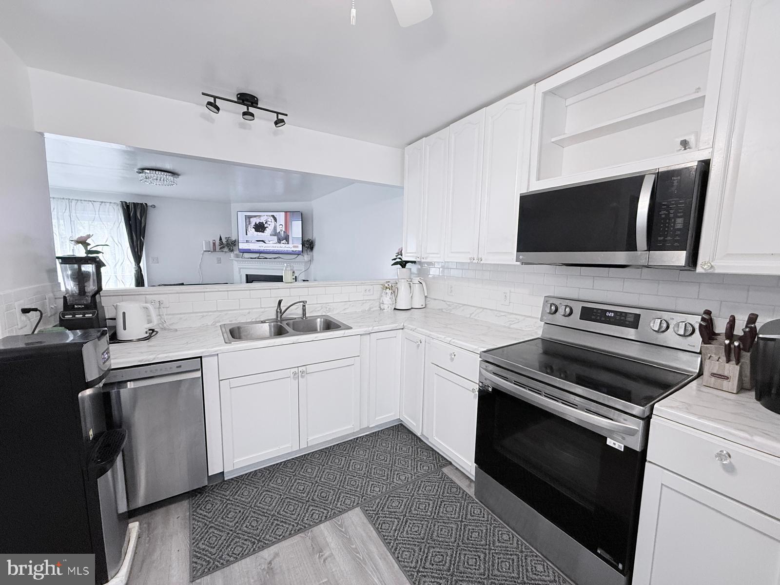 KINGS CREST - Residential