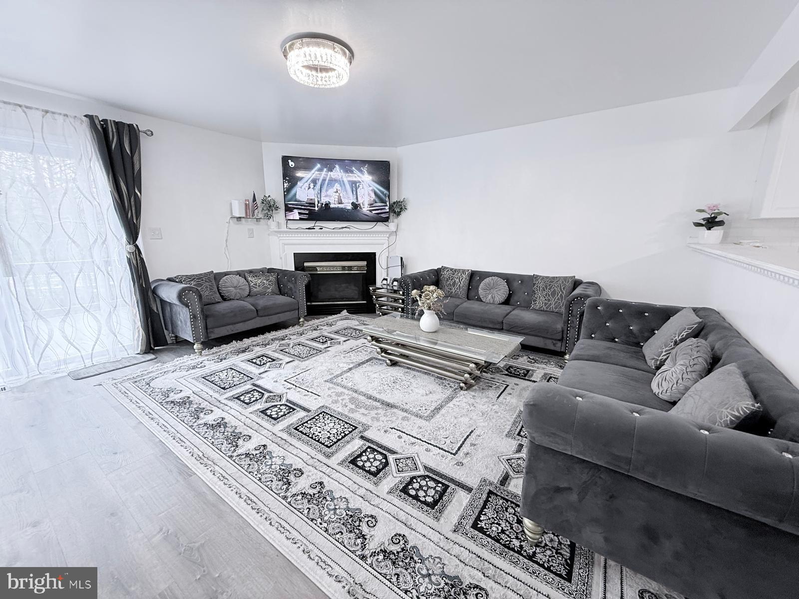 KINGS CREST - Residential