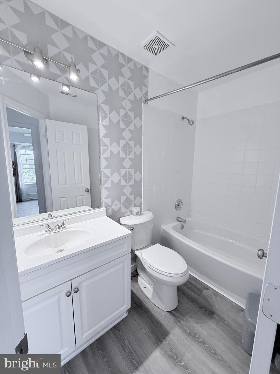 KINGS CREST - Residential