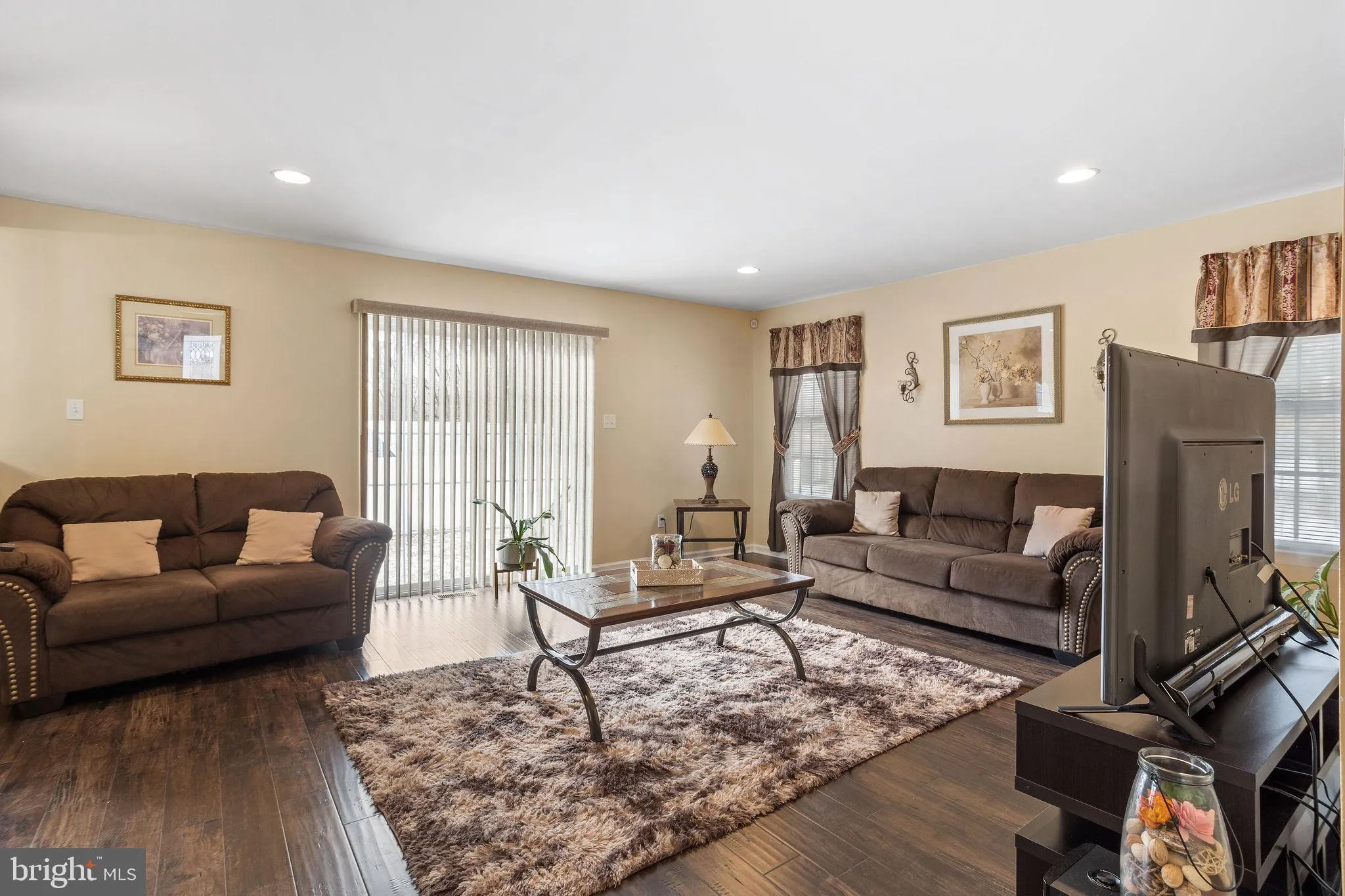 Pine Hill, New Jersey 08021, United States, 4 Bedrooms Bedrooms, ,3 BathroomsBathrooms,Residential,Contingent,19208