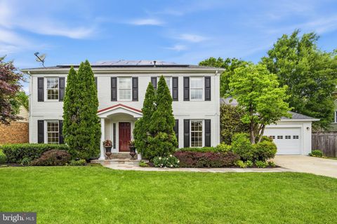 Photo of 4007 W Braddock Road, ALEXANDRIA, VA 22304 (MLS # VAAX2060682)