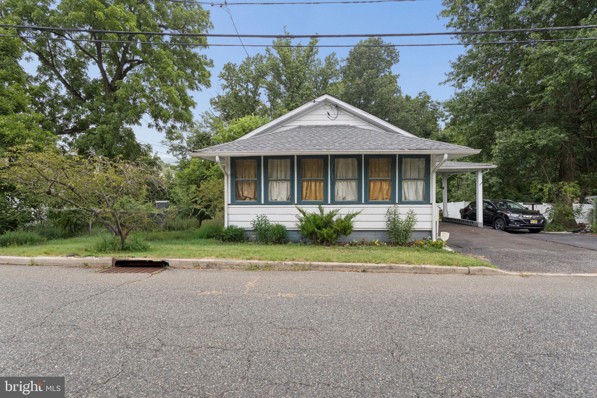 52 THORNTOWN LANE