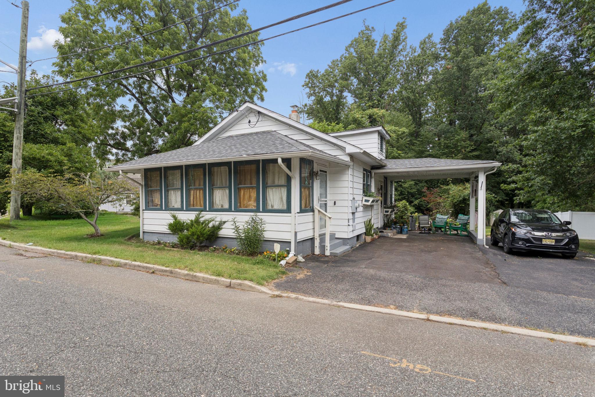 52 THORNTOWN LANE