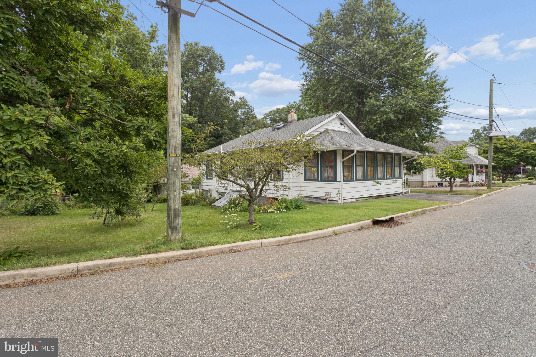 52 THORNTOWN LANE