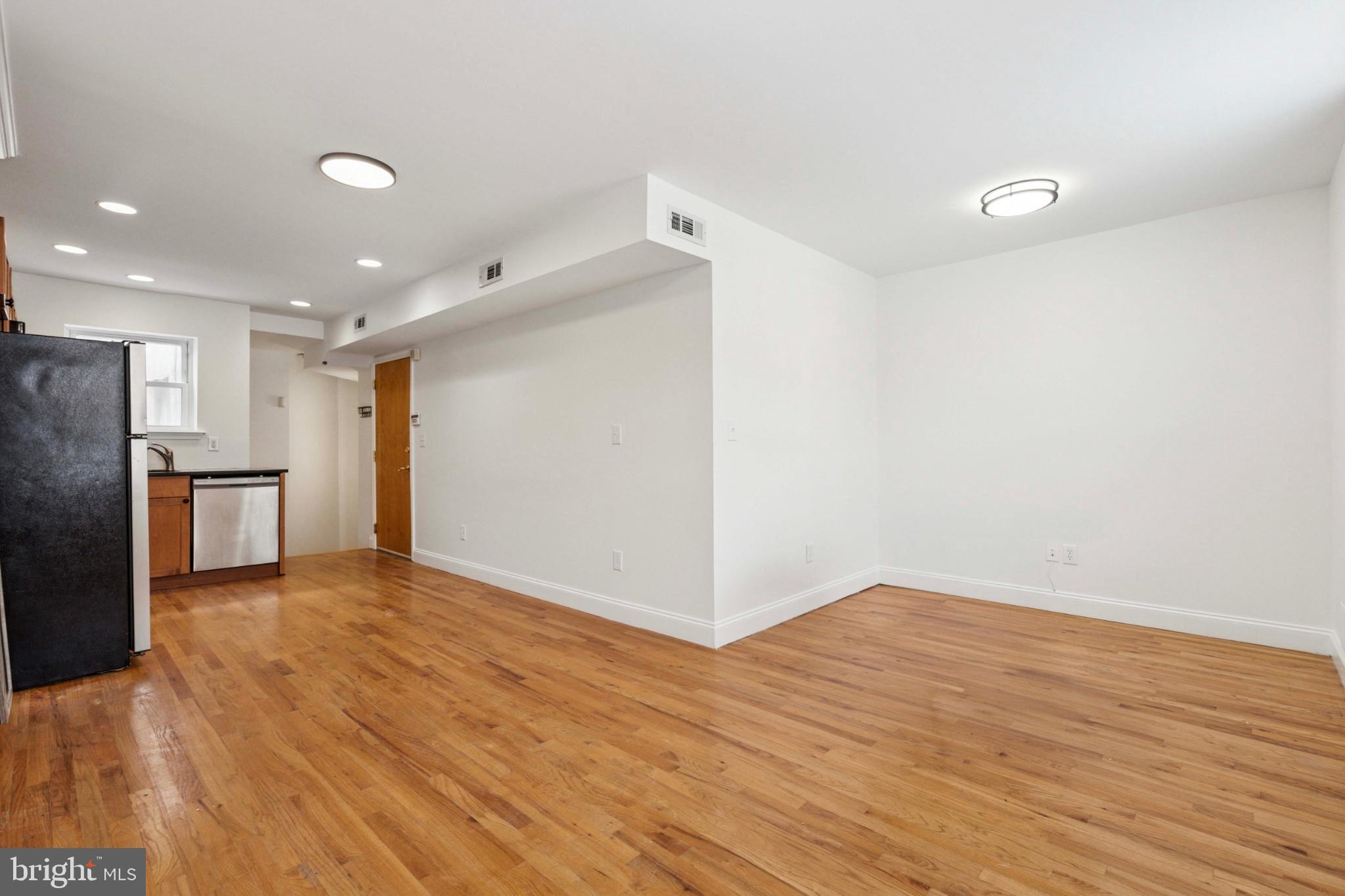 1538 CHRISTIAN STREET 2