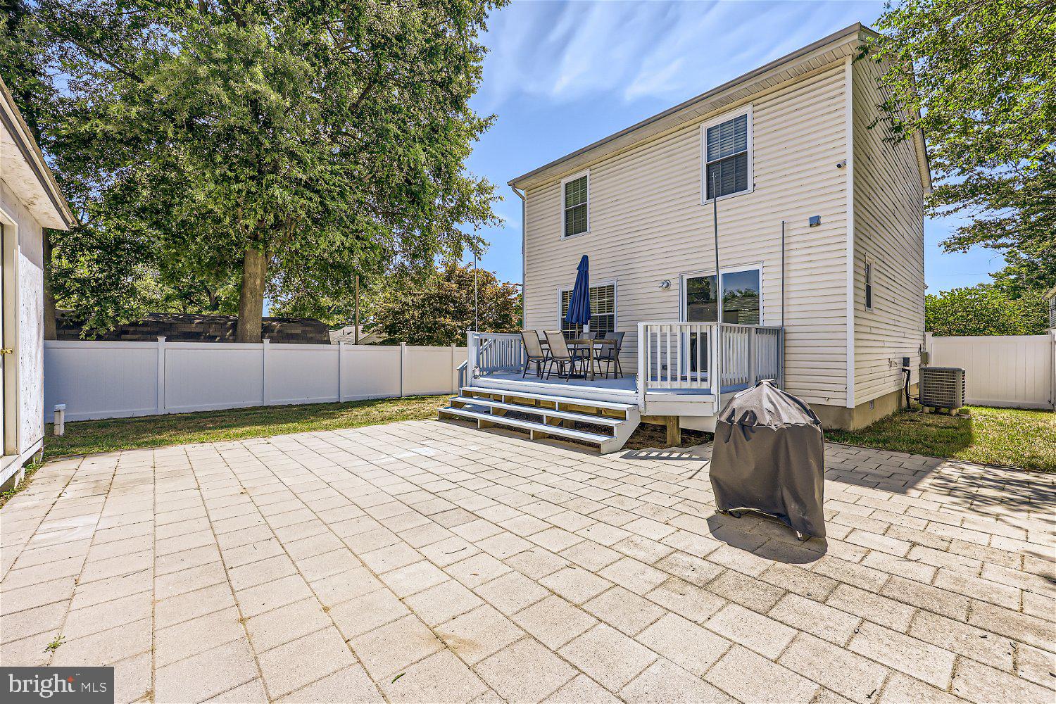 SELBY ON THE BAY - Residential