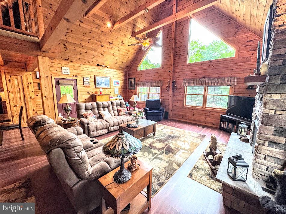 EAGLE ROCK RESORT - Residential