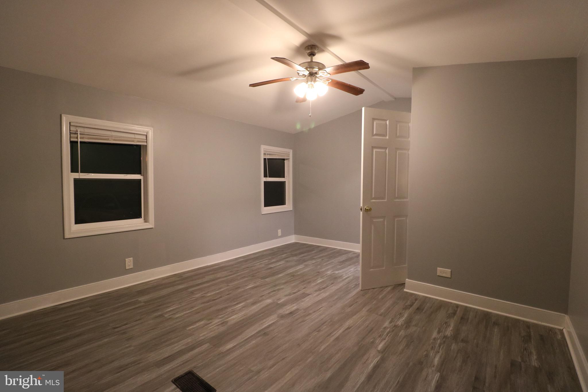 MIDDLE RIVER - Residential