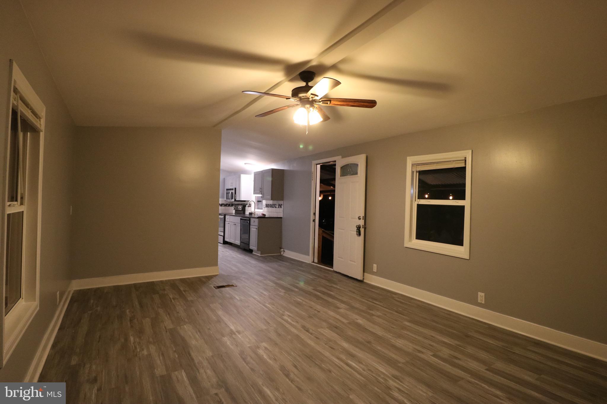 MIDDLE RIVER - Residential