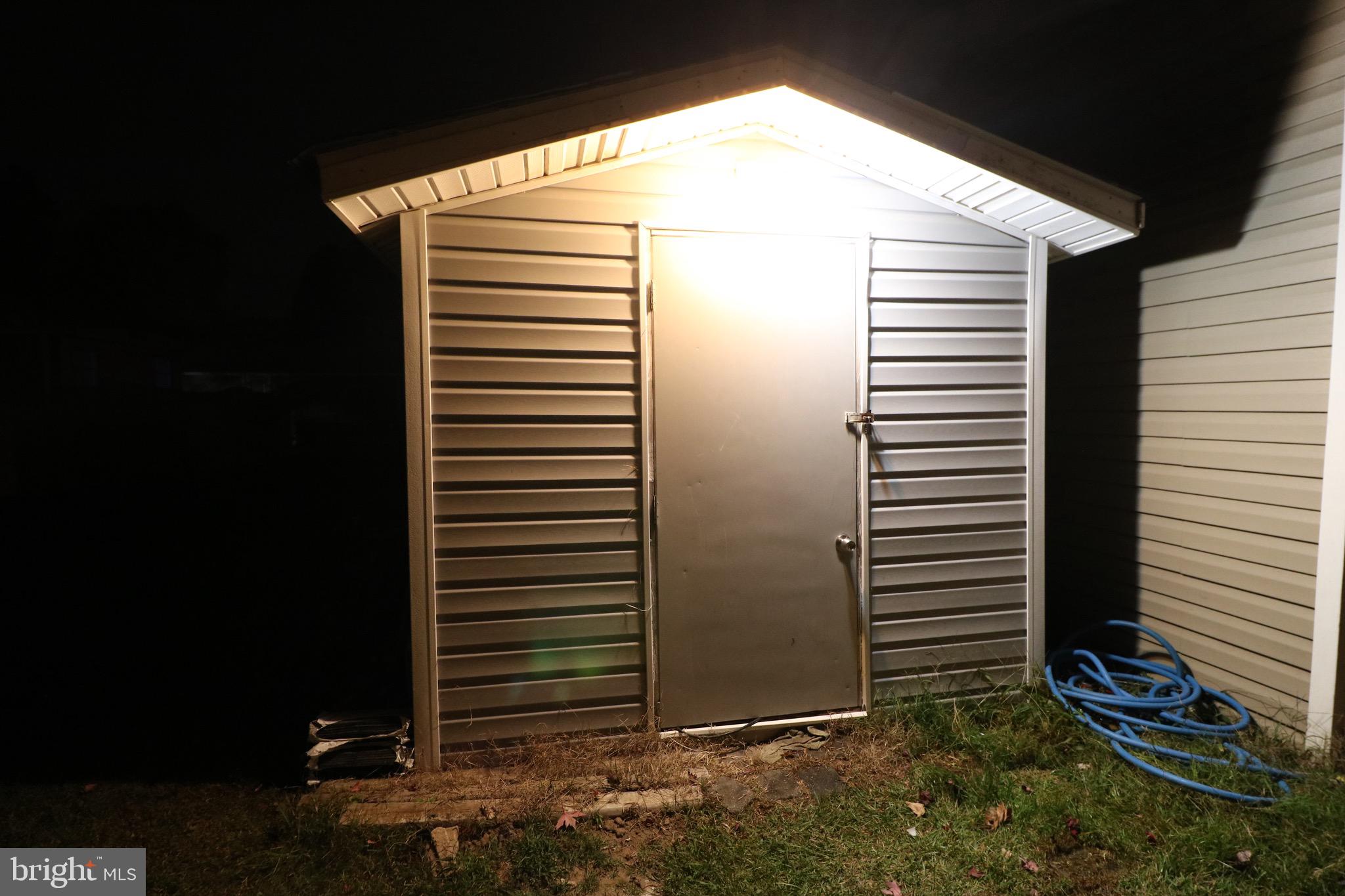 MIDDLE RIVER - Residential