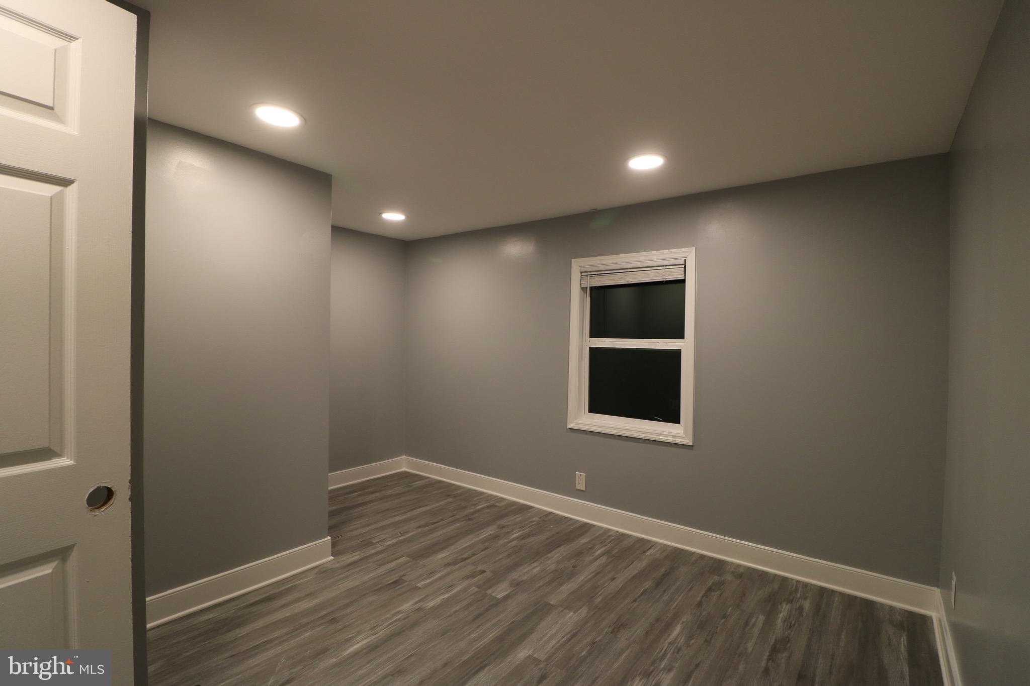 MIDDLE RIVER - Residential