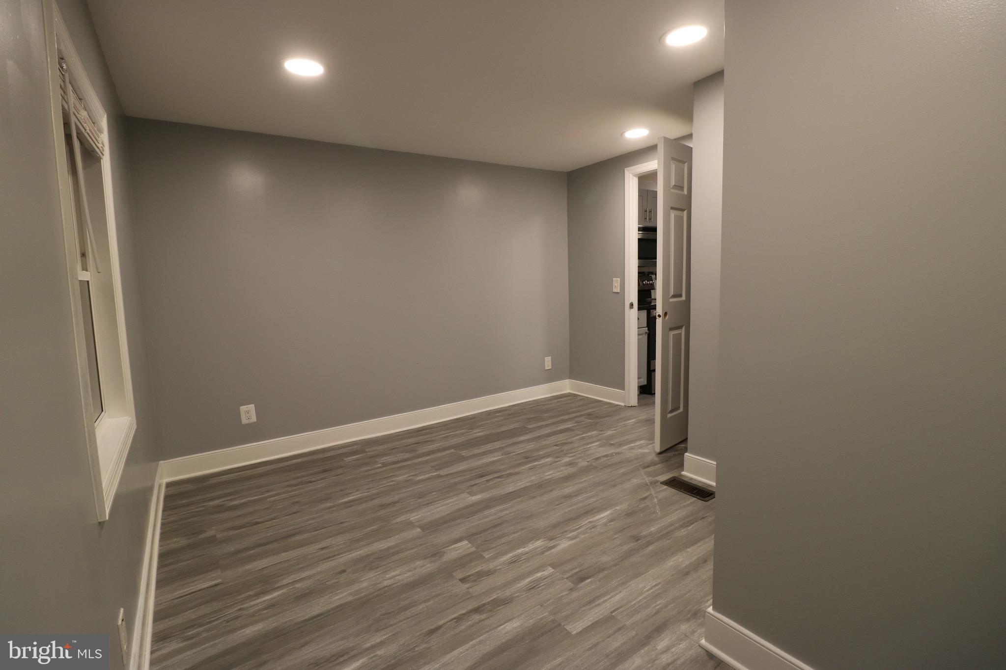 MIDDLE RIVER - Residential