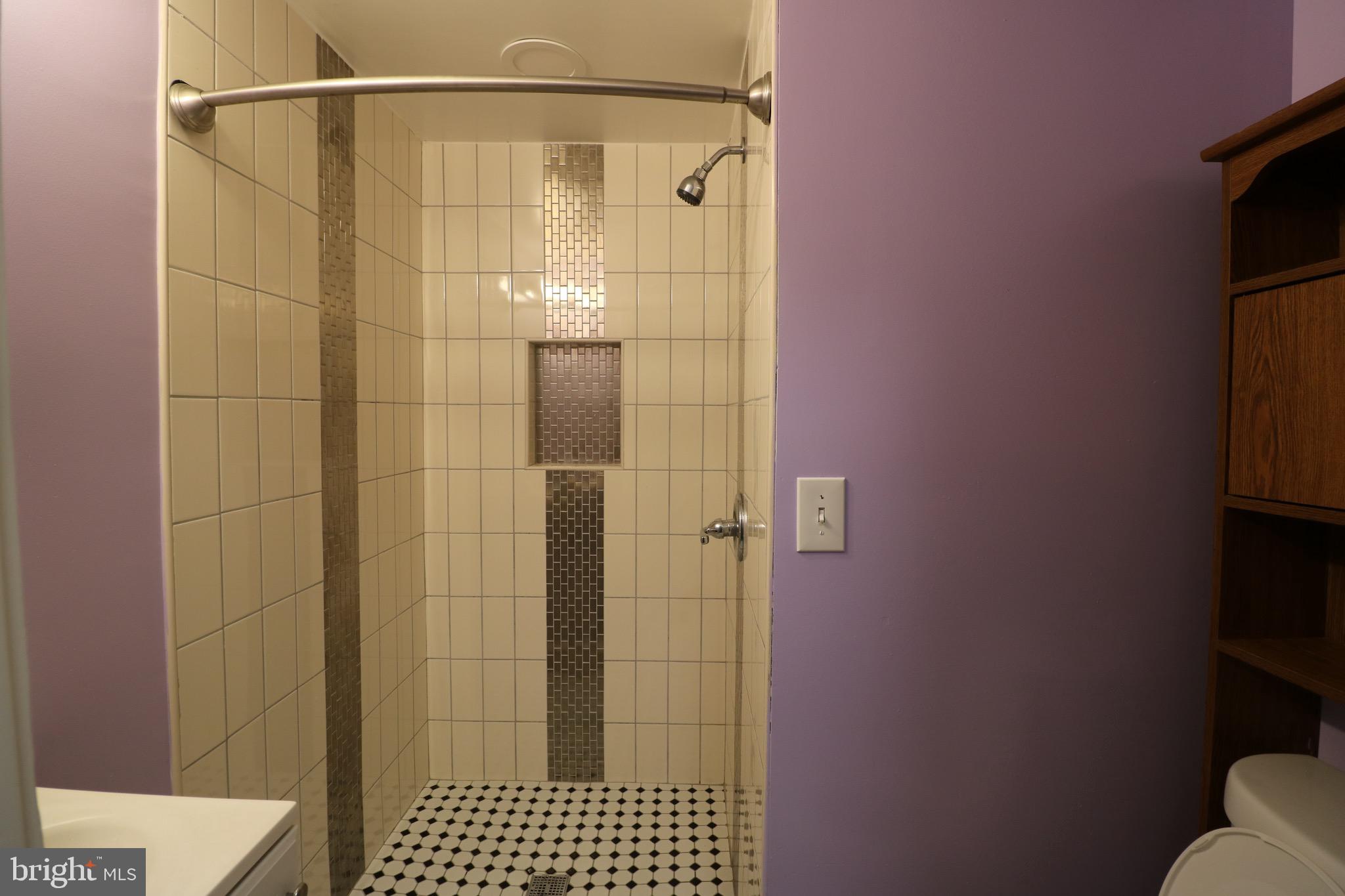 MIDDLE RIVER - Residential