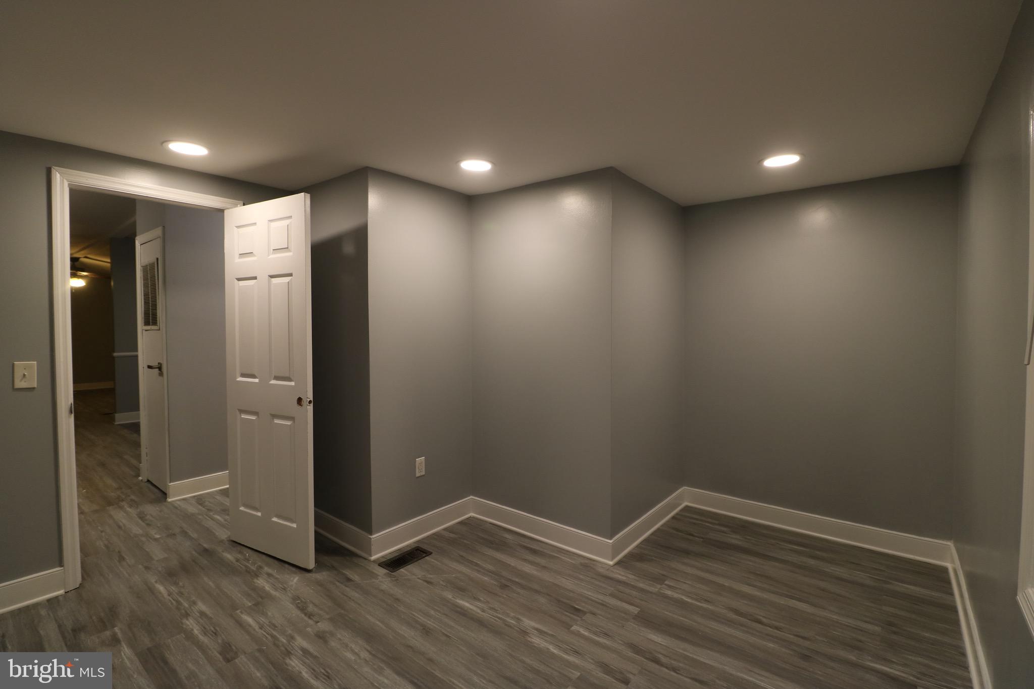 MIDDLE RIVER - Residential