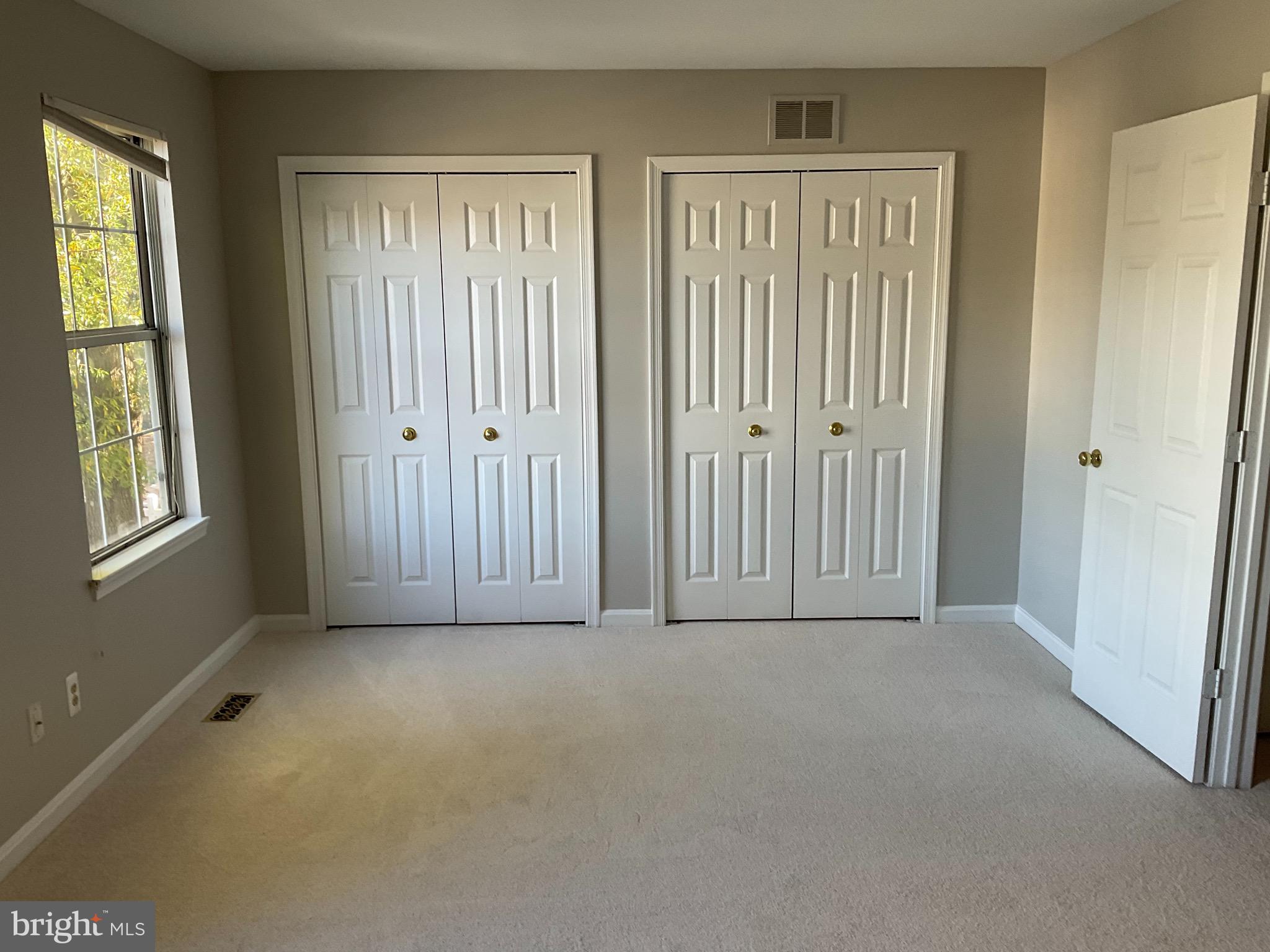 RIVER OAKS - Residential Lease