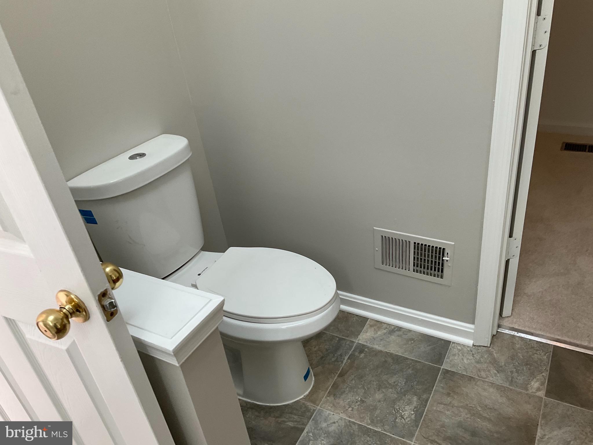 RIVER OAKS - Residential Lease