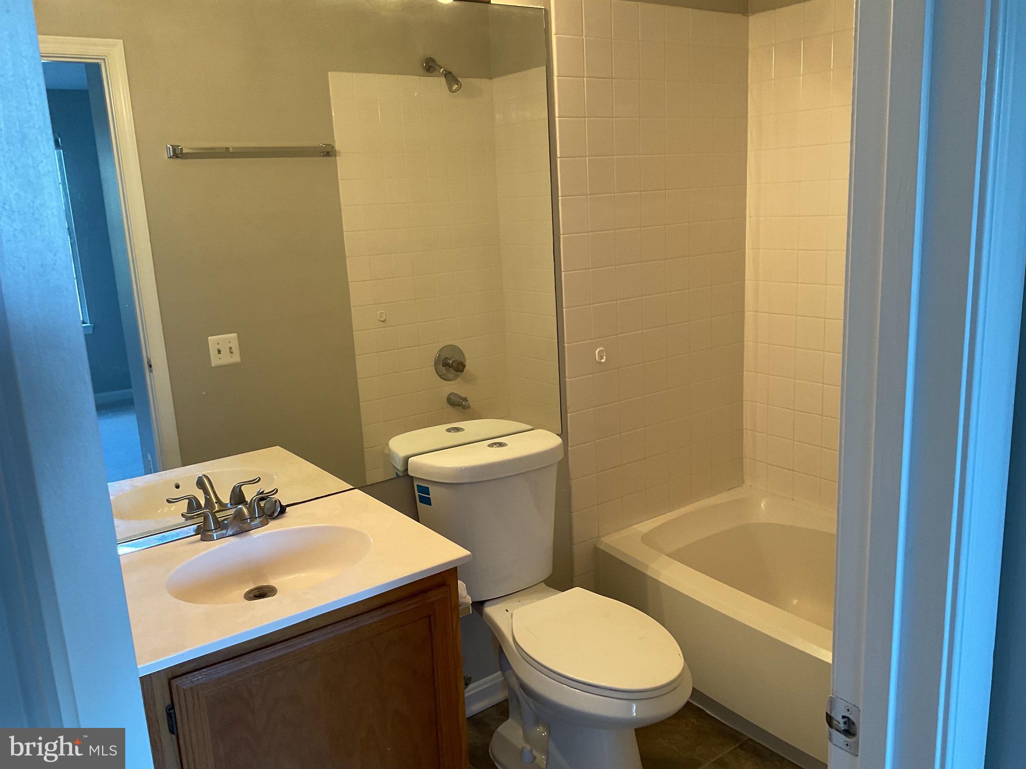 RIVER OAKS - Residential Lease