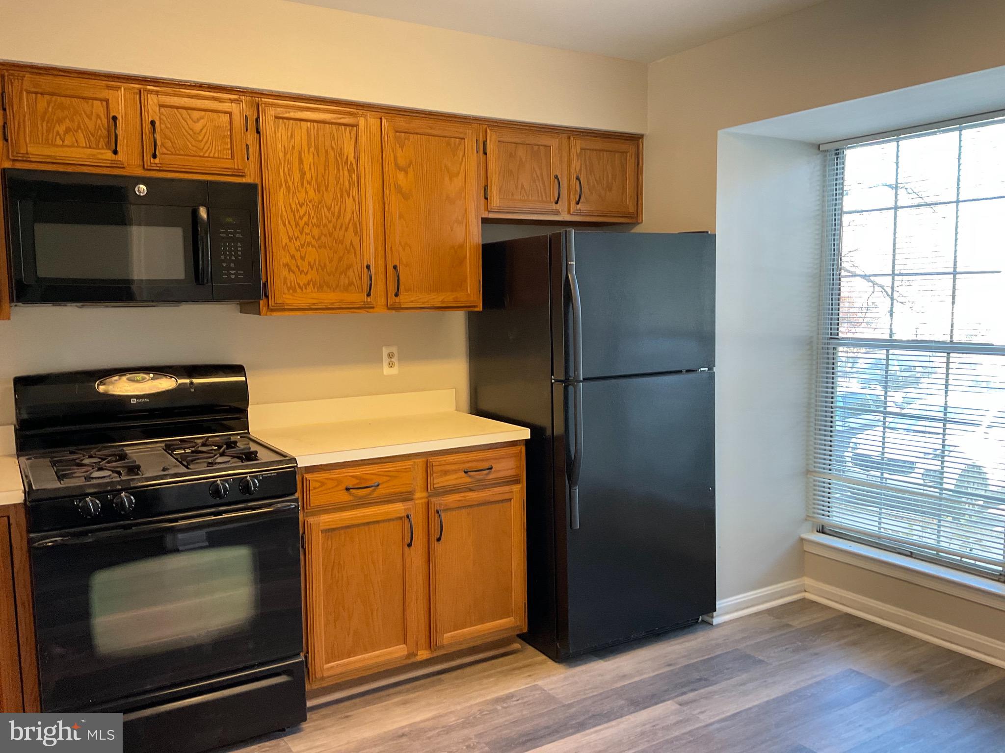 RIVER OAKS - Residential Lease