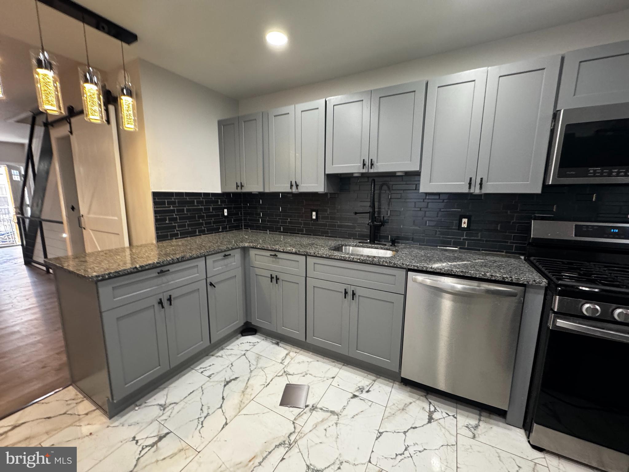 PHILADELPHIA (WEST) - Residential