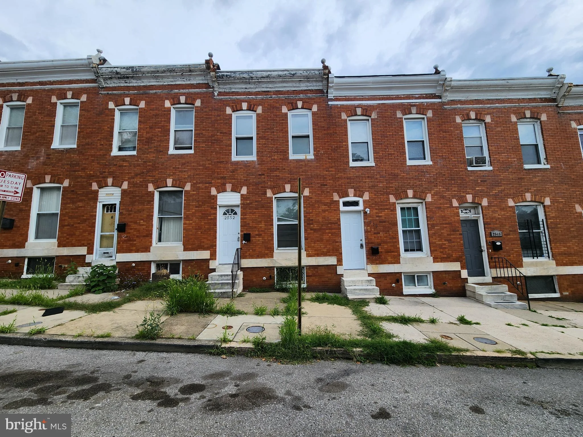 2552 W Pratt Street