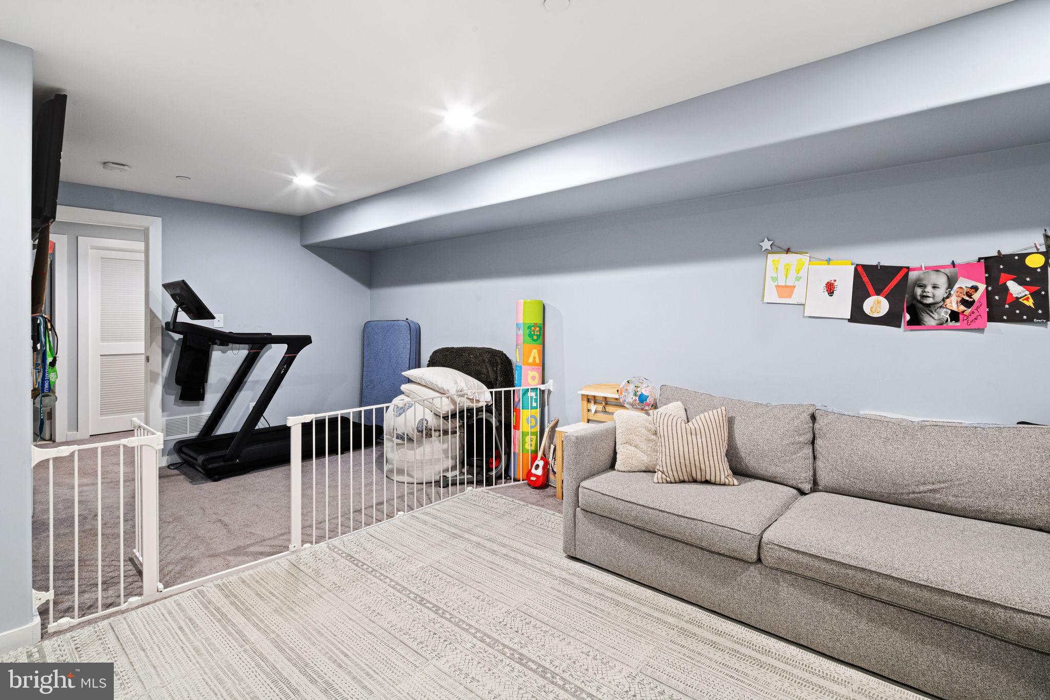 POINT BREEZE - Residential
