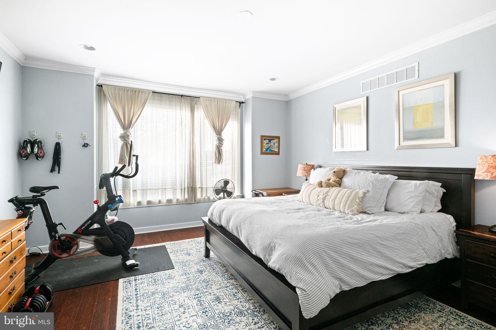 POINT BREEZE - Residential