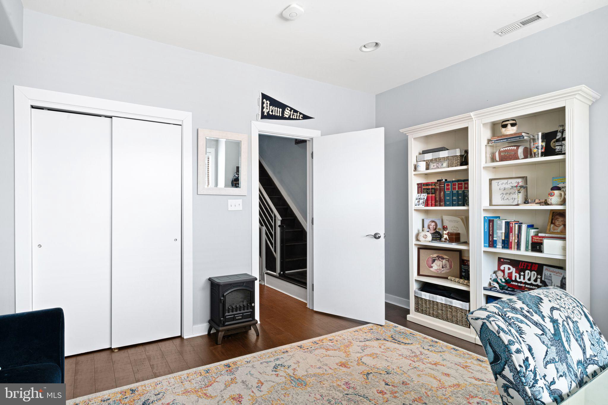 POINT BREEZE - Residential