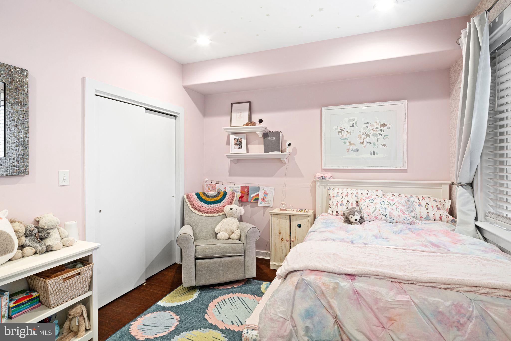 POINT BREEZE - Residential