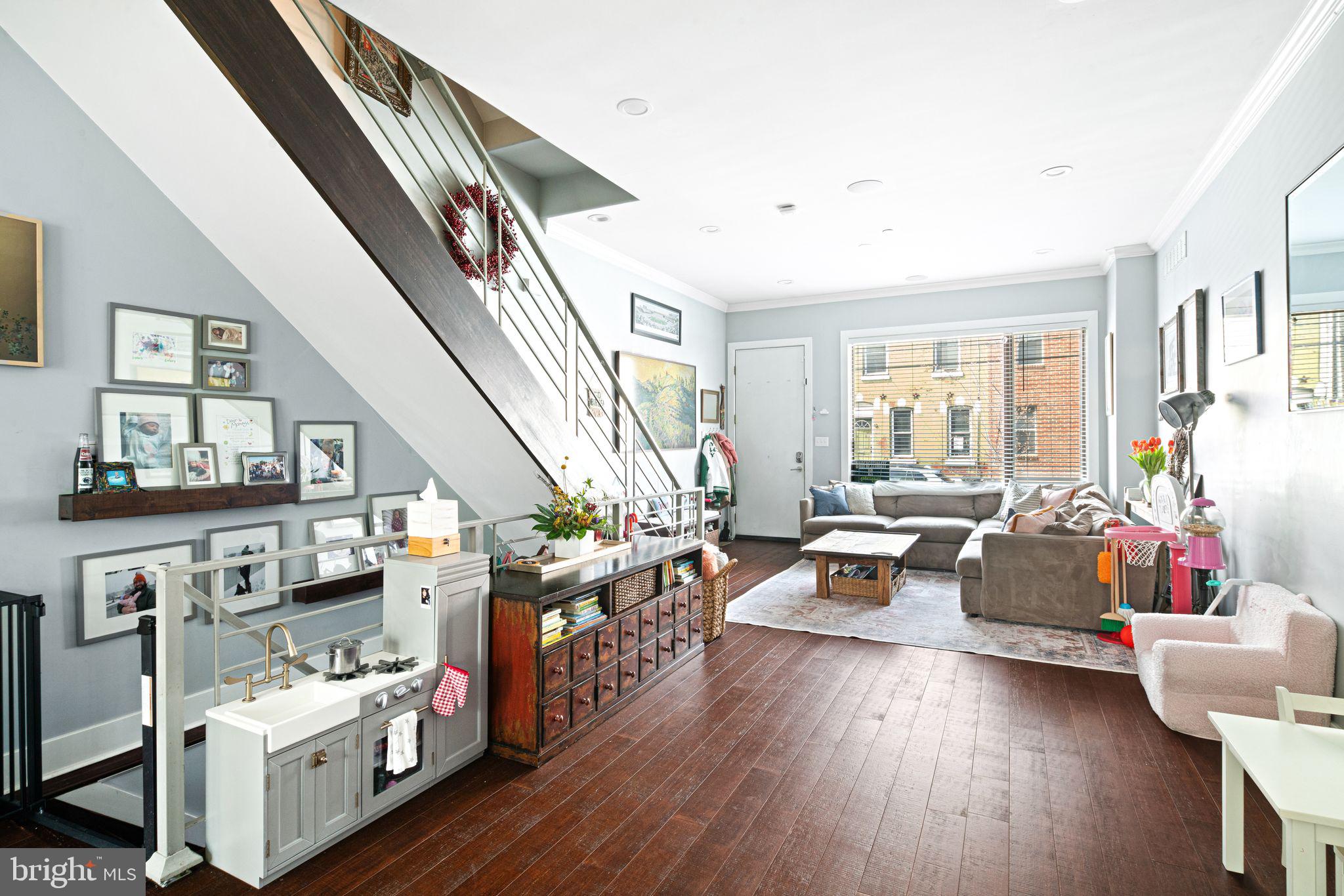 POINT BREEZE - Residential