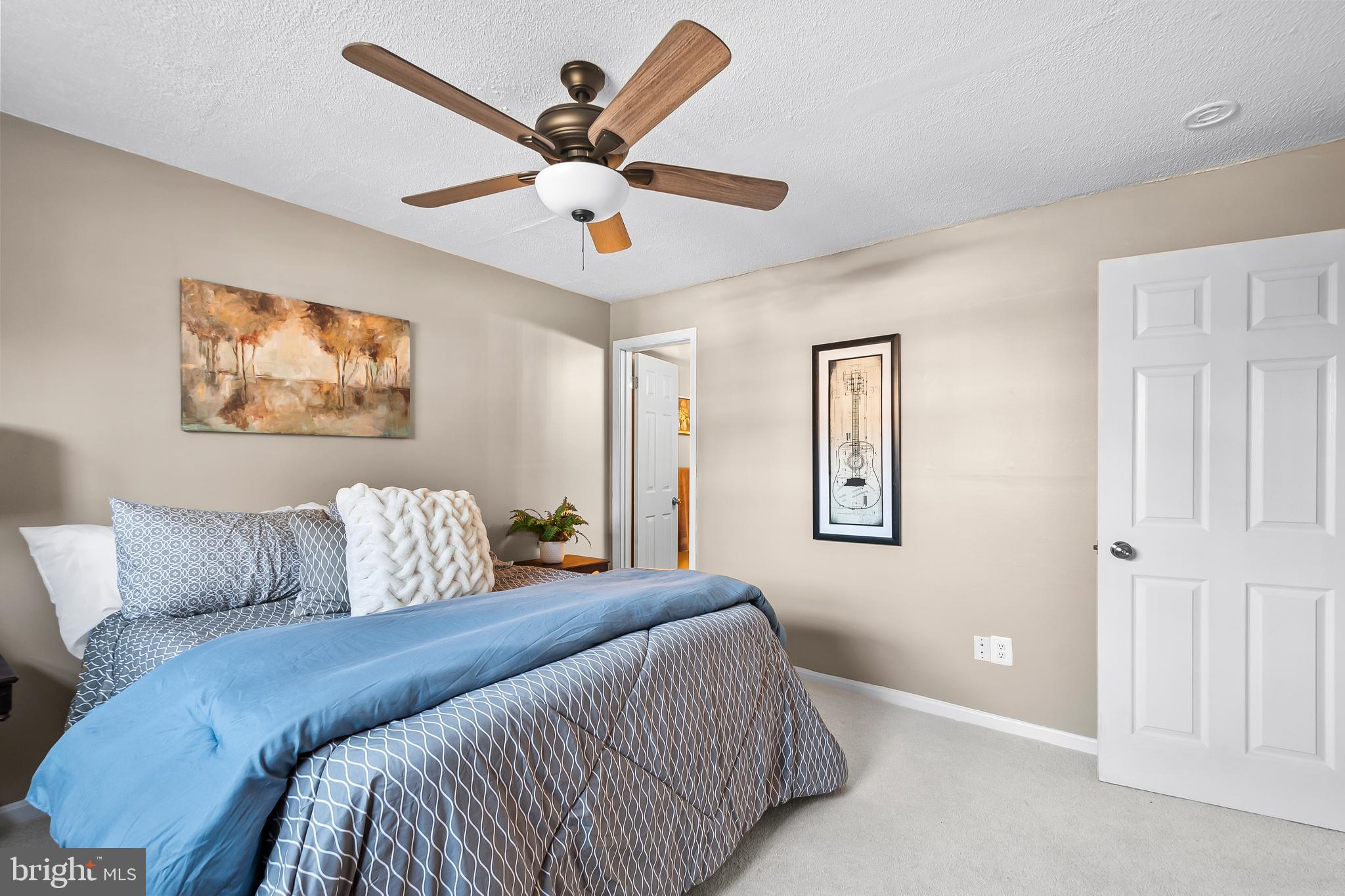 D EVEREUX WEST - Residential