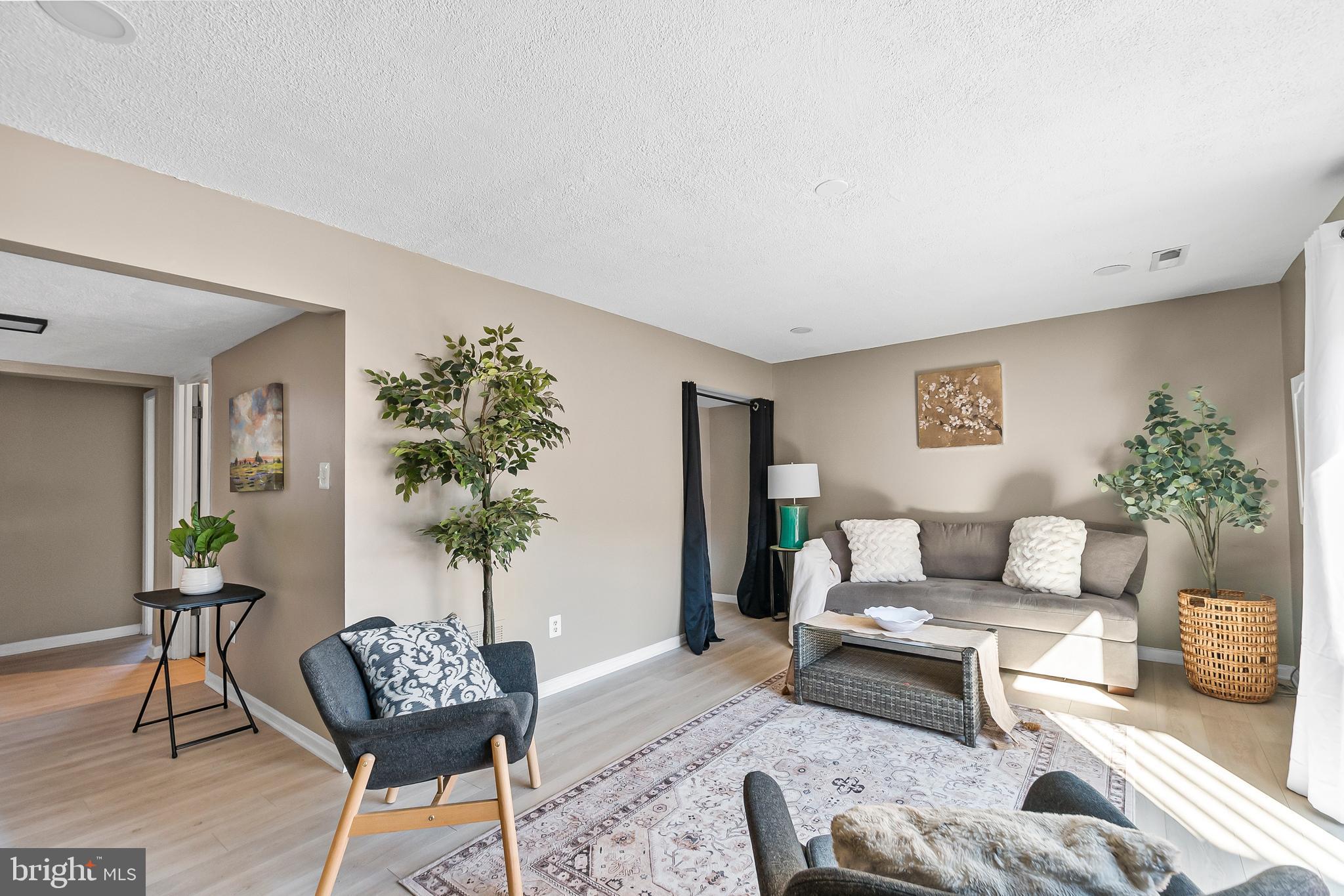 D EVEREUX WEST - Residential