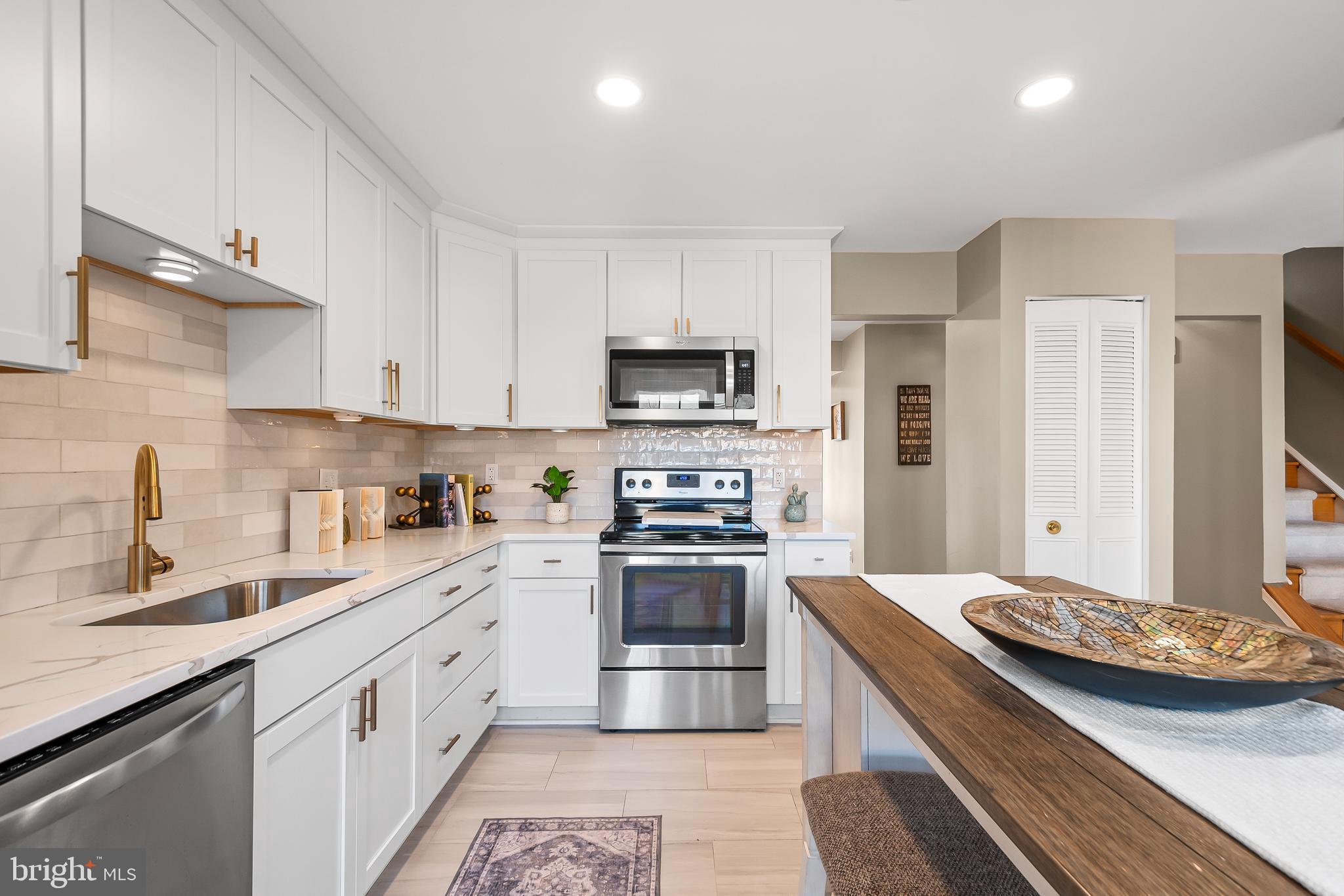 D EVEREUX WEST - Residential