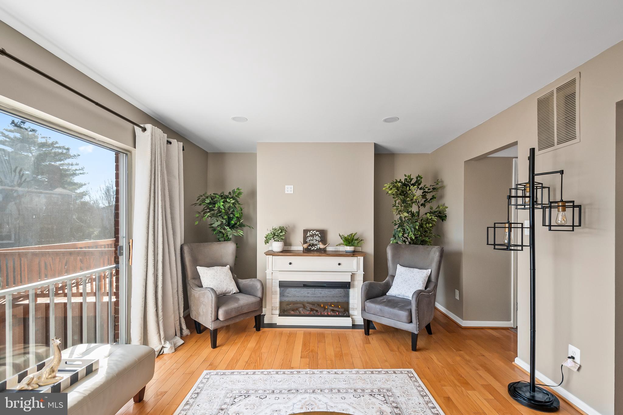 D EVEREUX WEST - Residential