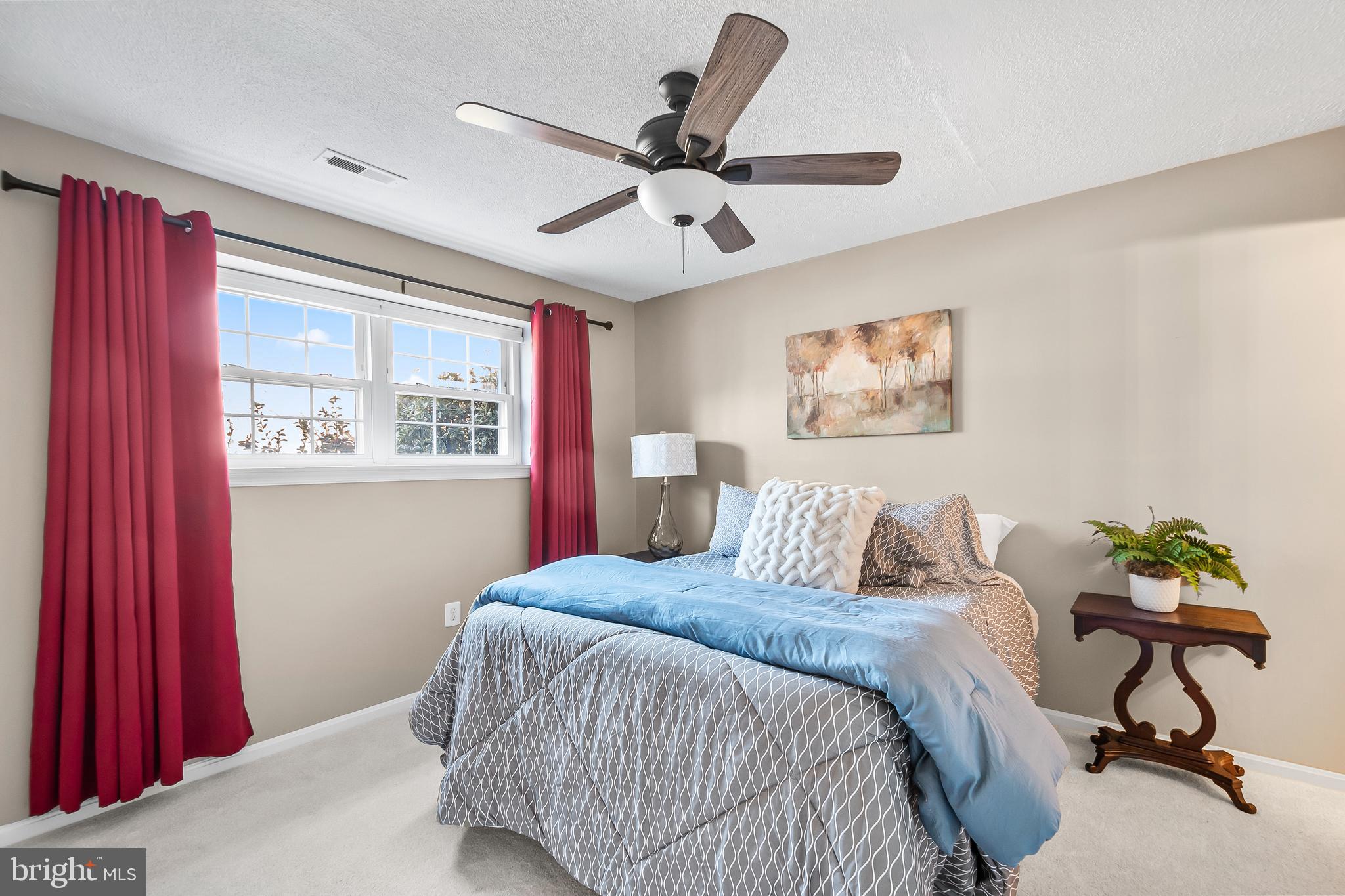 D EVEREUX WEST - Residential