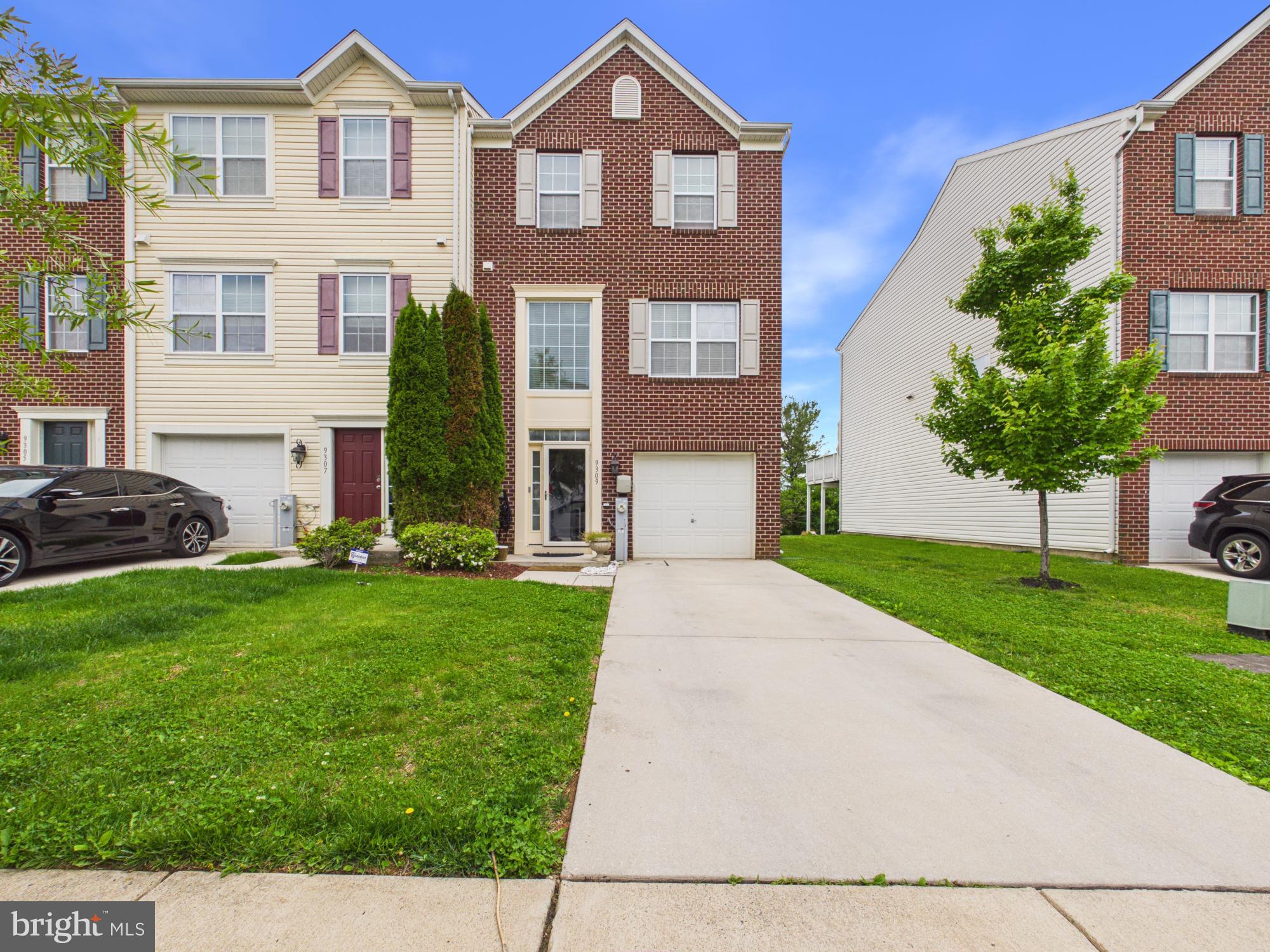 CARRIAGE HILLS - Residential